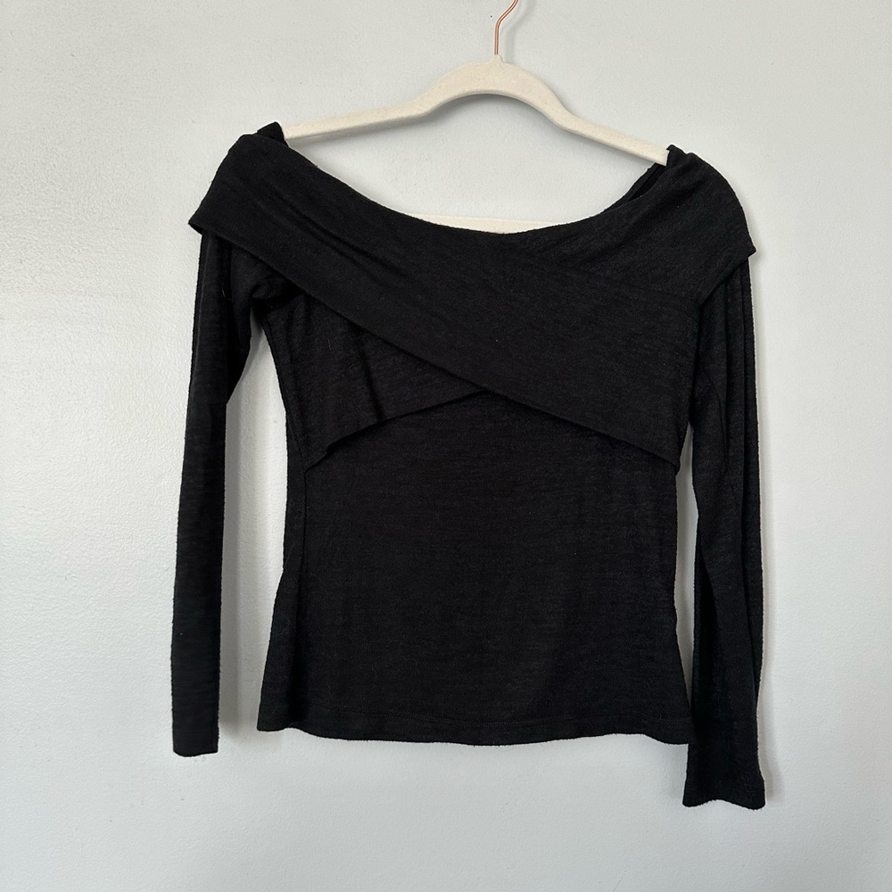 Abercrombie off the shoulder long sleeve